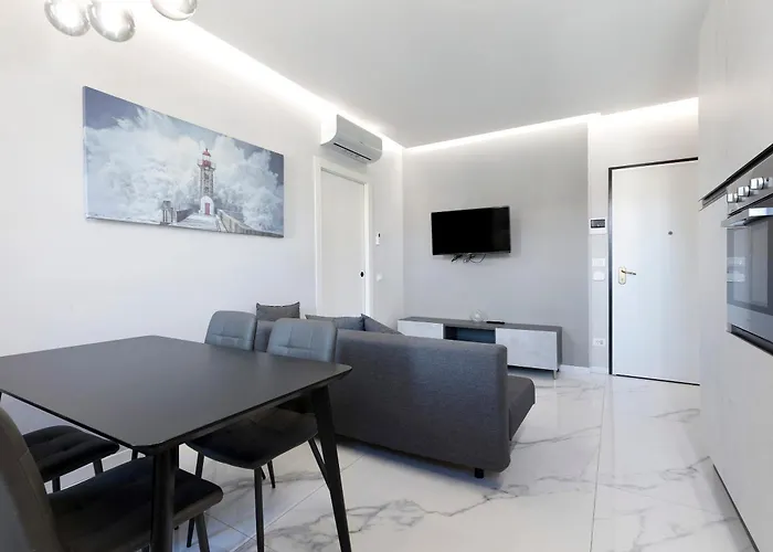 Dalma Peschiera del Garda